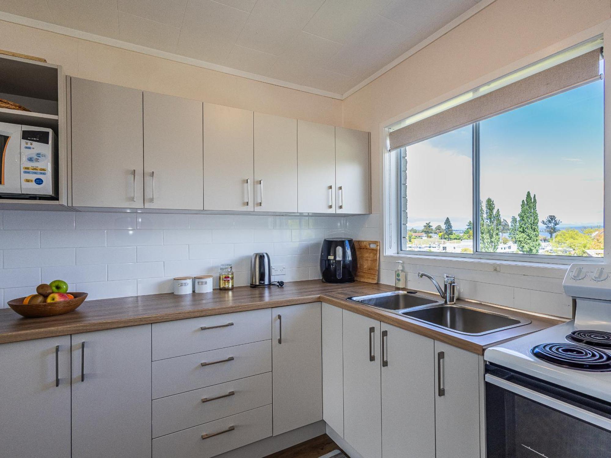 Central Riverside Retreat - Taupo Holiday Home Εξωτερικό φωτογραφία