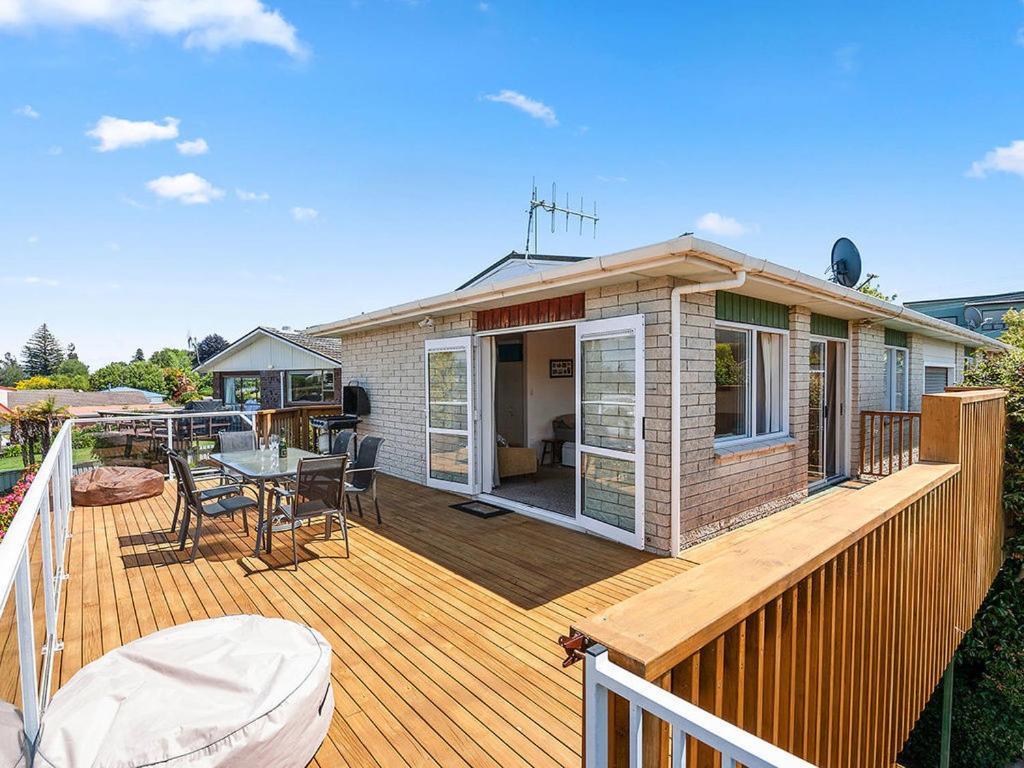 Central Riverside Retreat - Taupo Holiday Home Εξωτερικό φωτογραφία